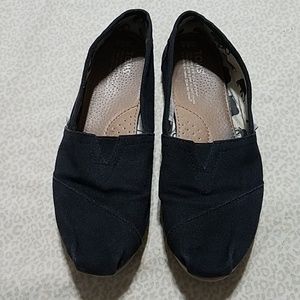 Toms